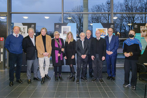 Bild 1 (von links) Jürgen Westermann, Björn Engholm, Thomas Kleemann, Gabriele Gillessen-Kaesbach, Bettina Thierig, Johannes Jäger, Wolfgang Motz, Dieter Witasik, Uwe Lauer, Ute Jürß