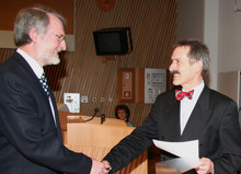 Lehrpreisträger Dr. Reinhard Eggers (li.)