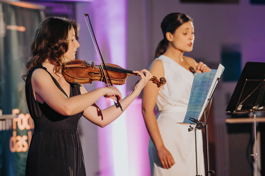 Haqiqiy suratlar bilan fohisha Ajoyib siklar