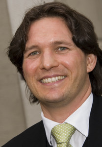 Dr. Oliver Grundei