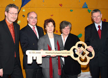 Schlüsselübergabe für den Hochschulsport